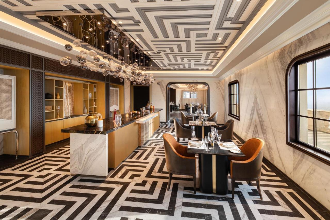 ไอทีซี รอยัล เบงกอล อะ ลักชัวรี คอลเลคชั่น โฮเต็ล โกลกาตา Hotel ภายนอก รูปภาพ The restaurant on board